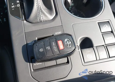 2025 Toyota Highlander Xle from USA, damaged, VIN 5TDKDRBH6SS589382